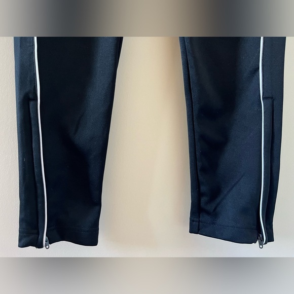 Adidas pants 🖤 - Picture 4 of 7